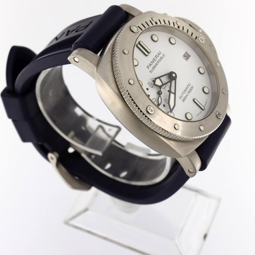 Panerai Submersible PAM01223