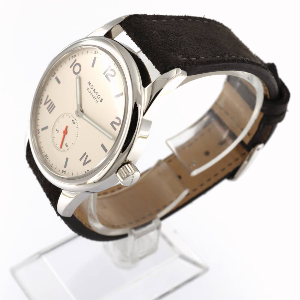 Nomos Club 735