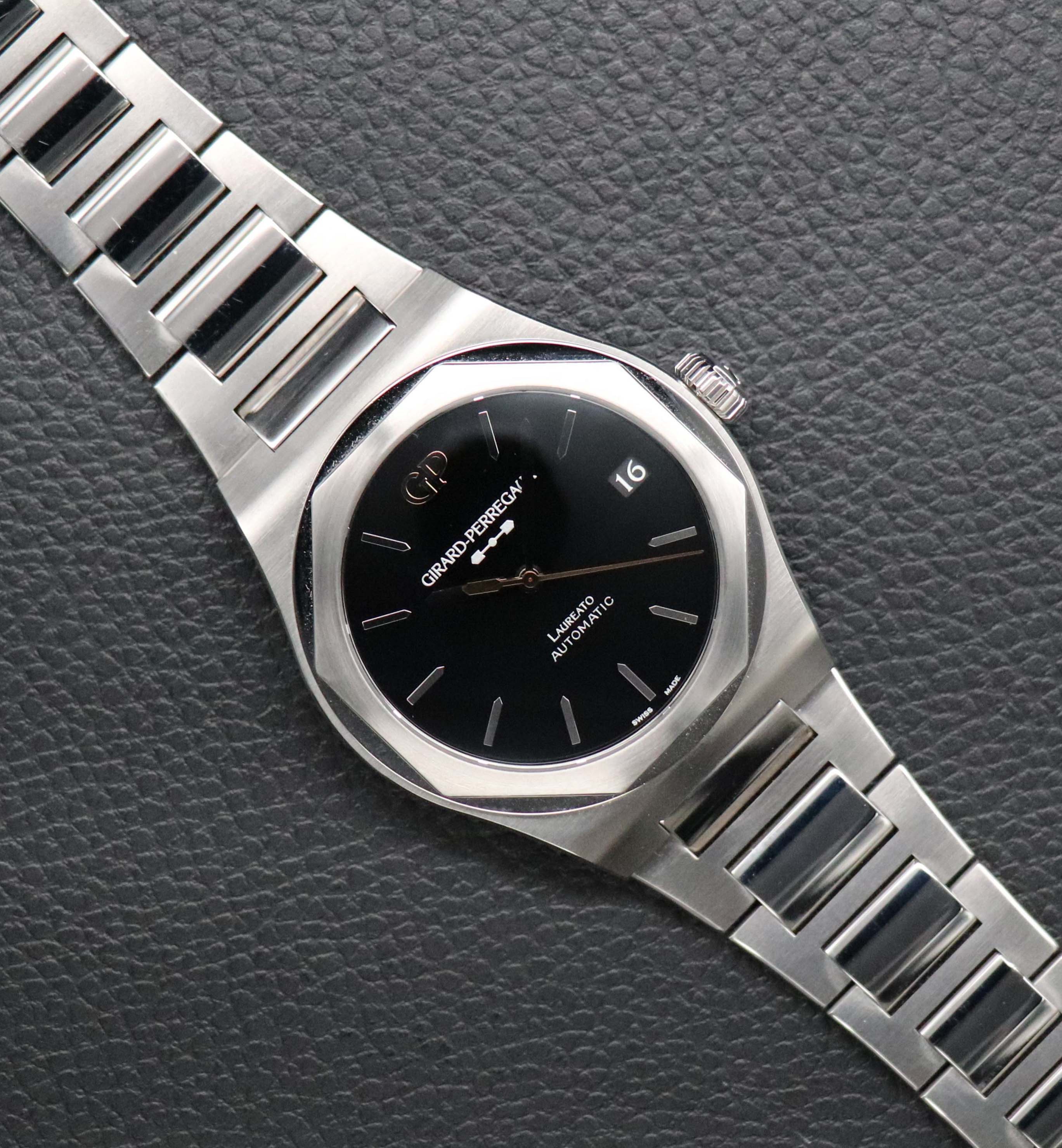 Girard Perregaux Laureato 81010-11-636-11A