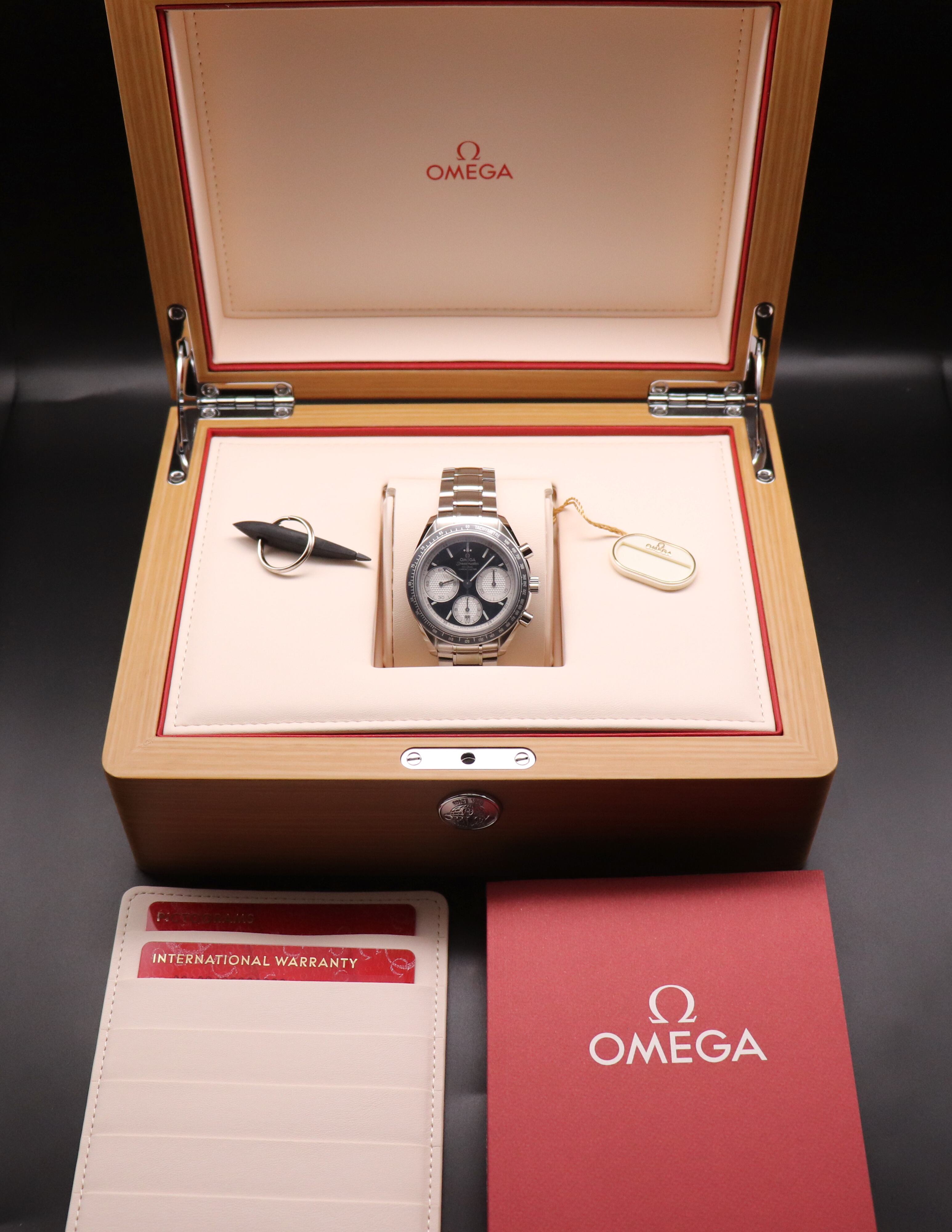 Omega Speedmaster 326.30.40.50.01.002