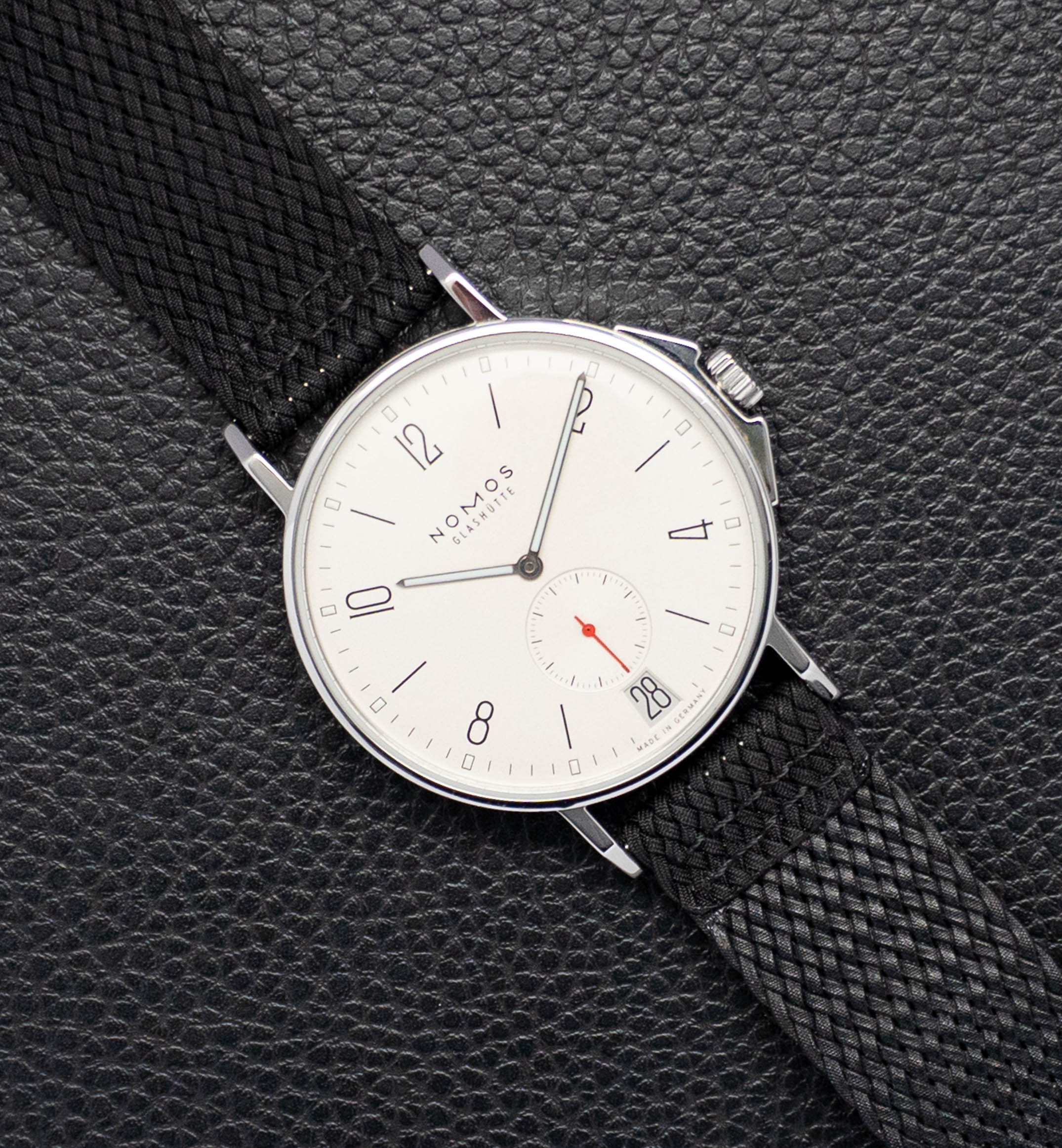 Nomos Ahoi 556