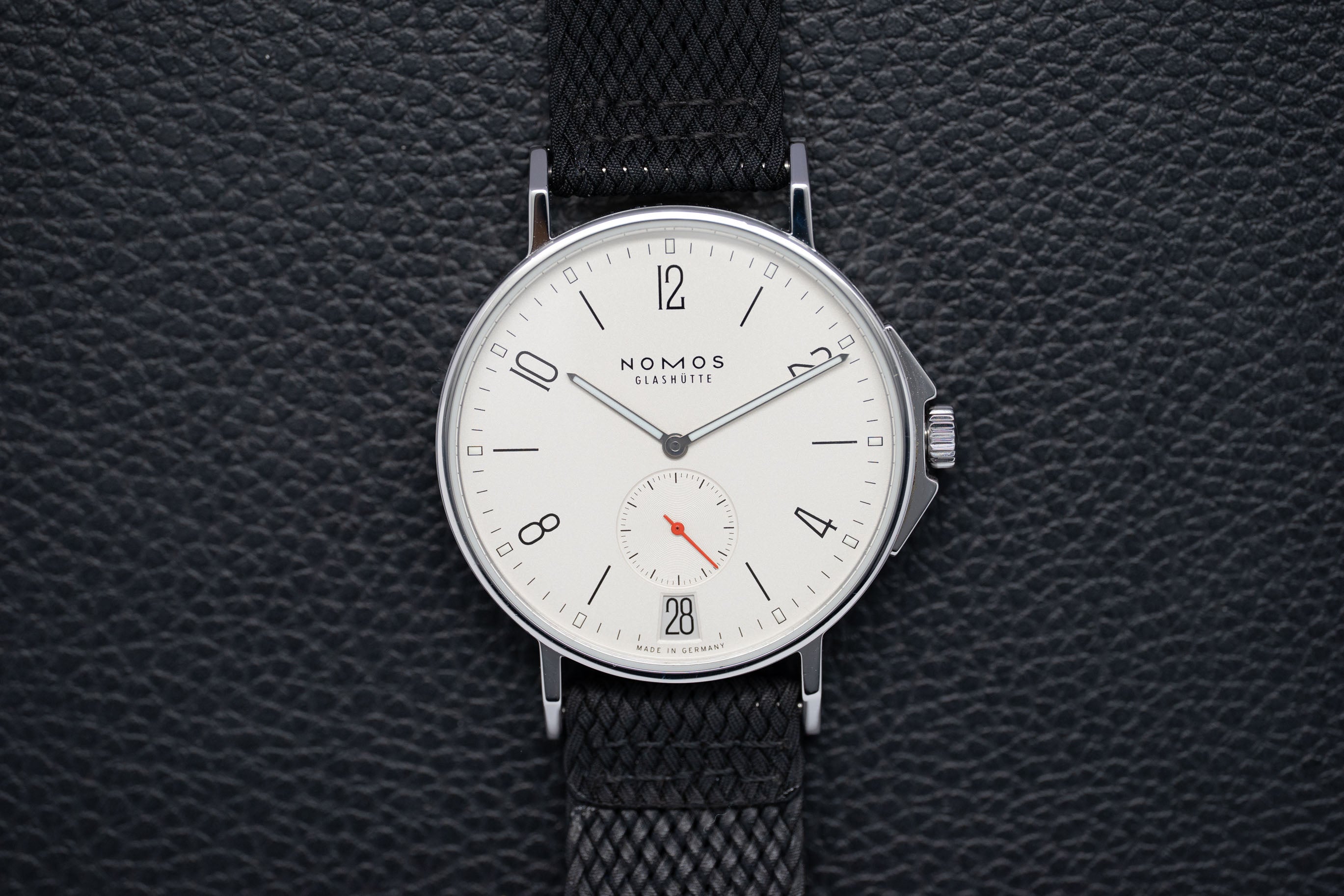 Nomos Ahoi 556