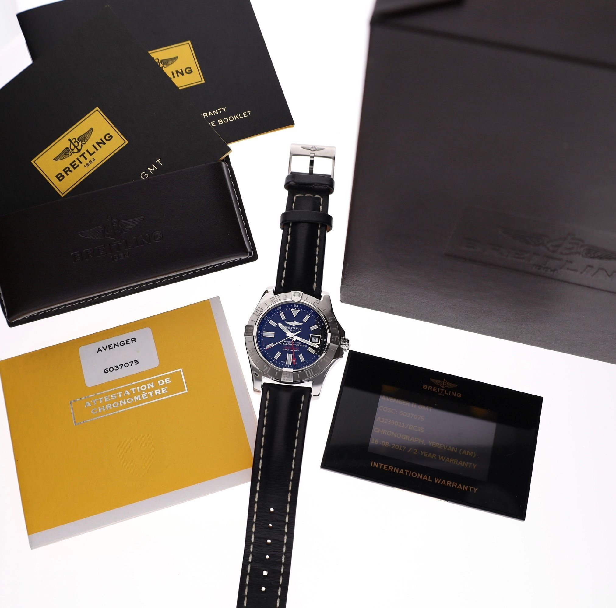 Breitling Avenger A32390