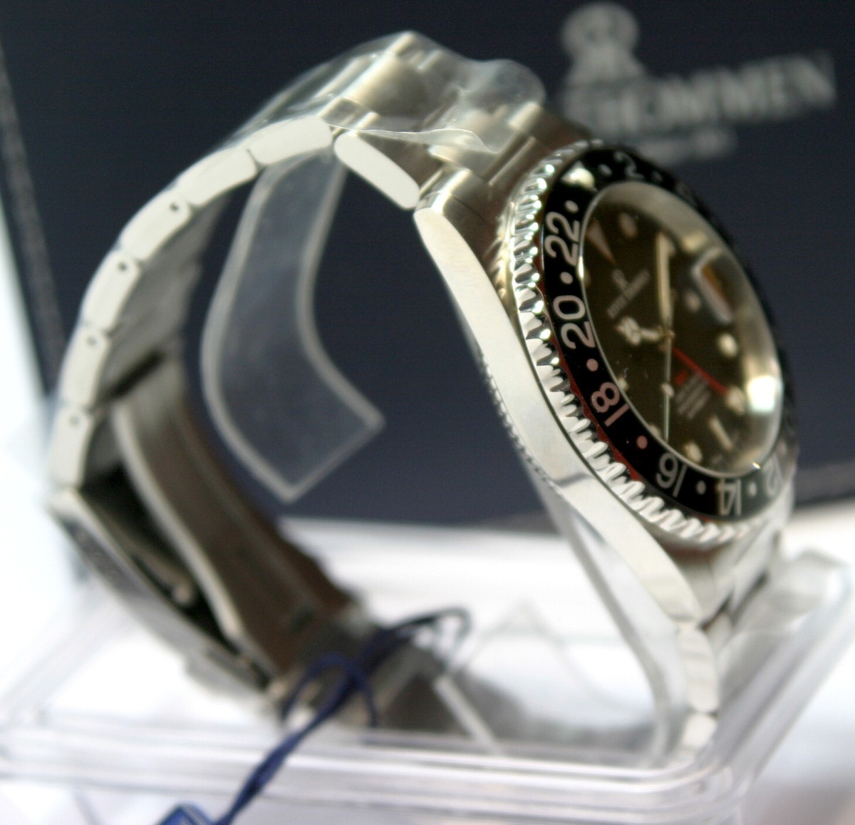 Revue Thommen Diver GMT 17572.2137