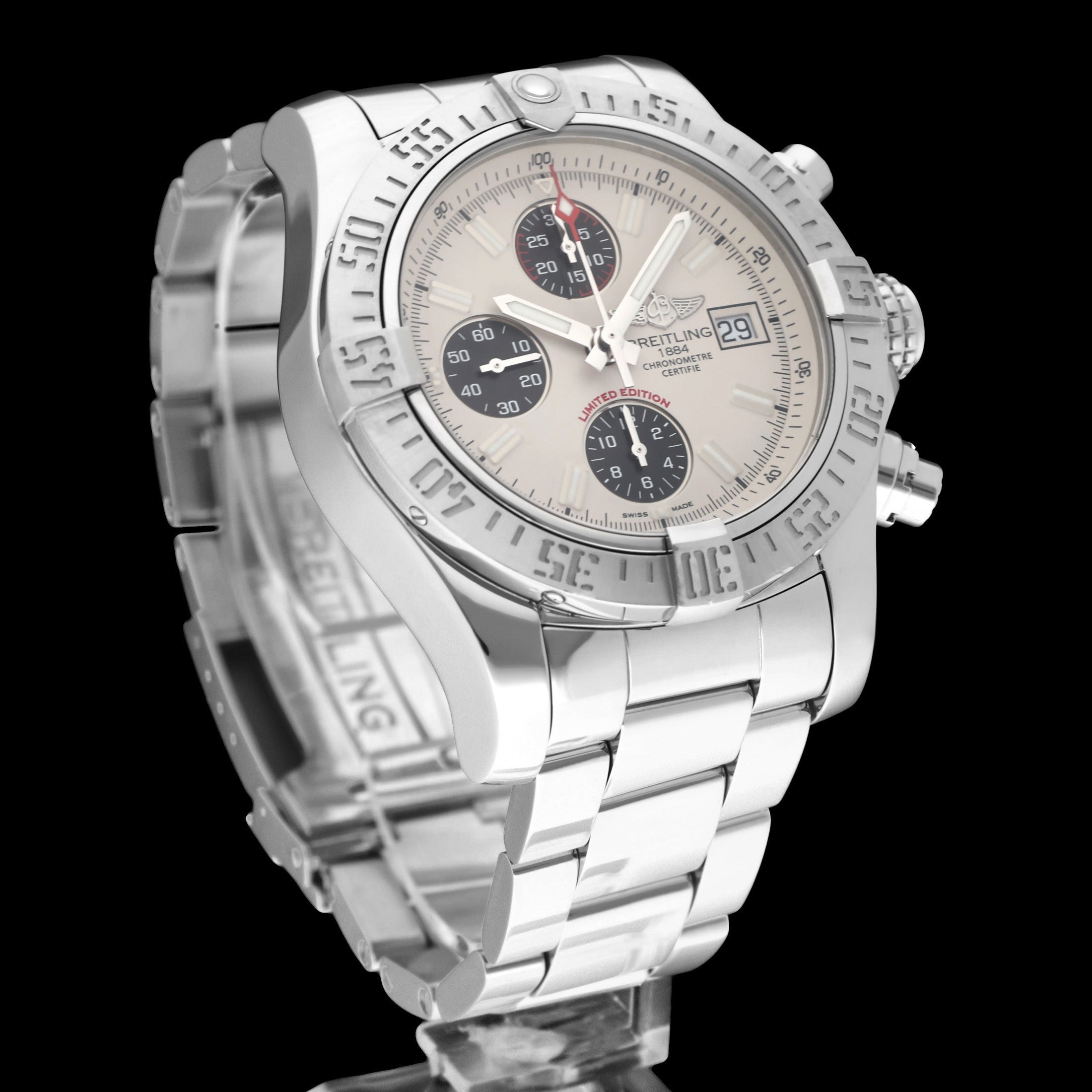 Breitling Avenger II A13381