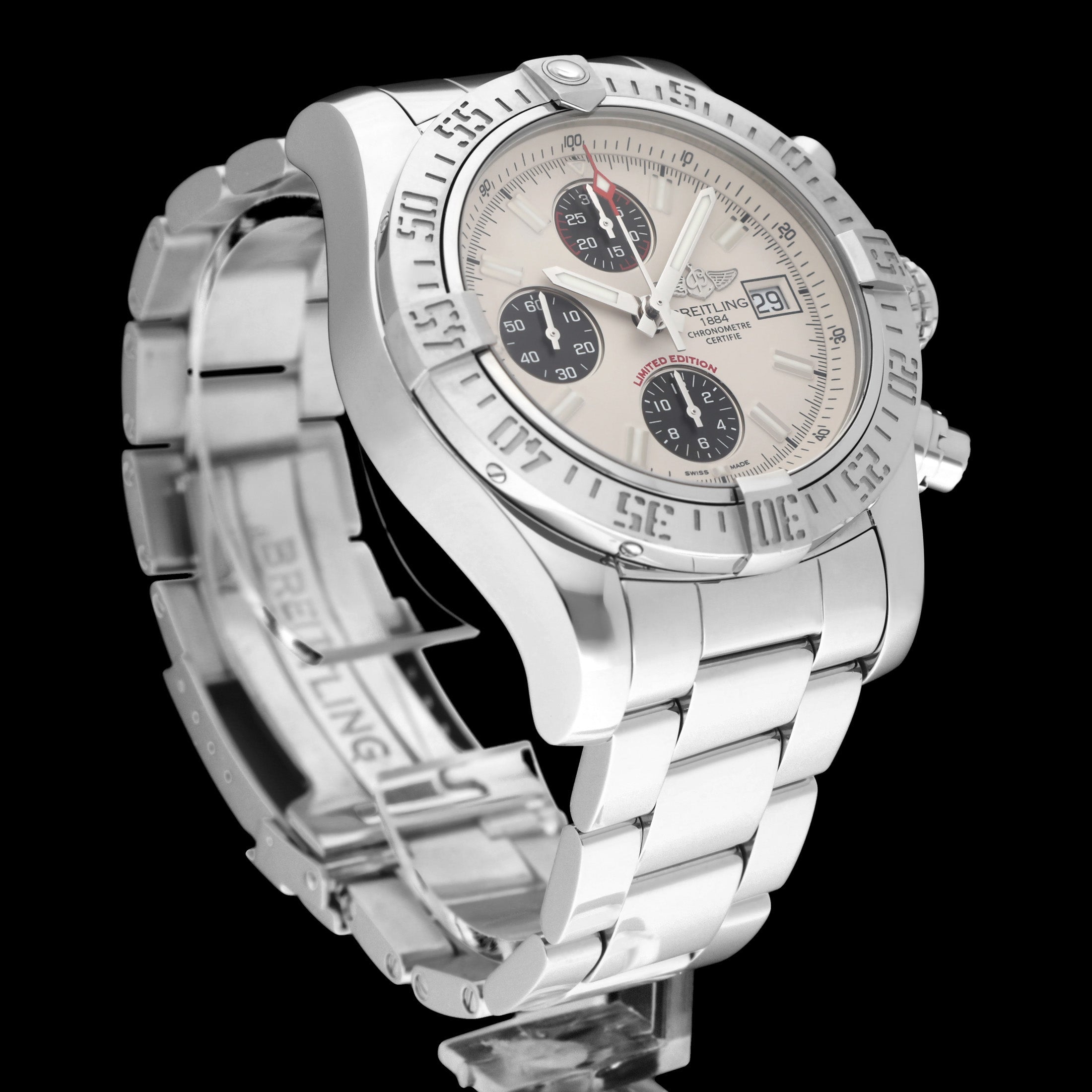 Breitling Avenger II A13381