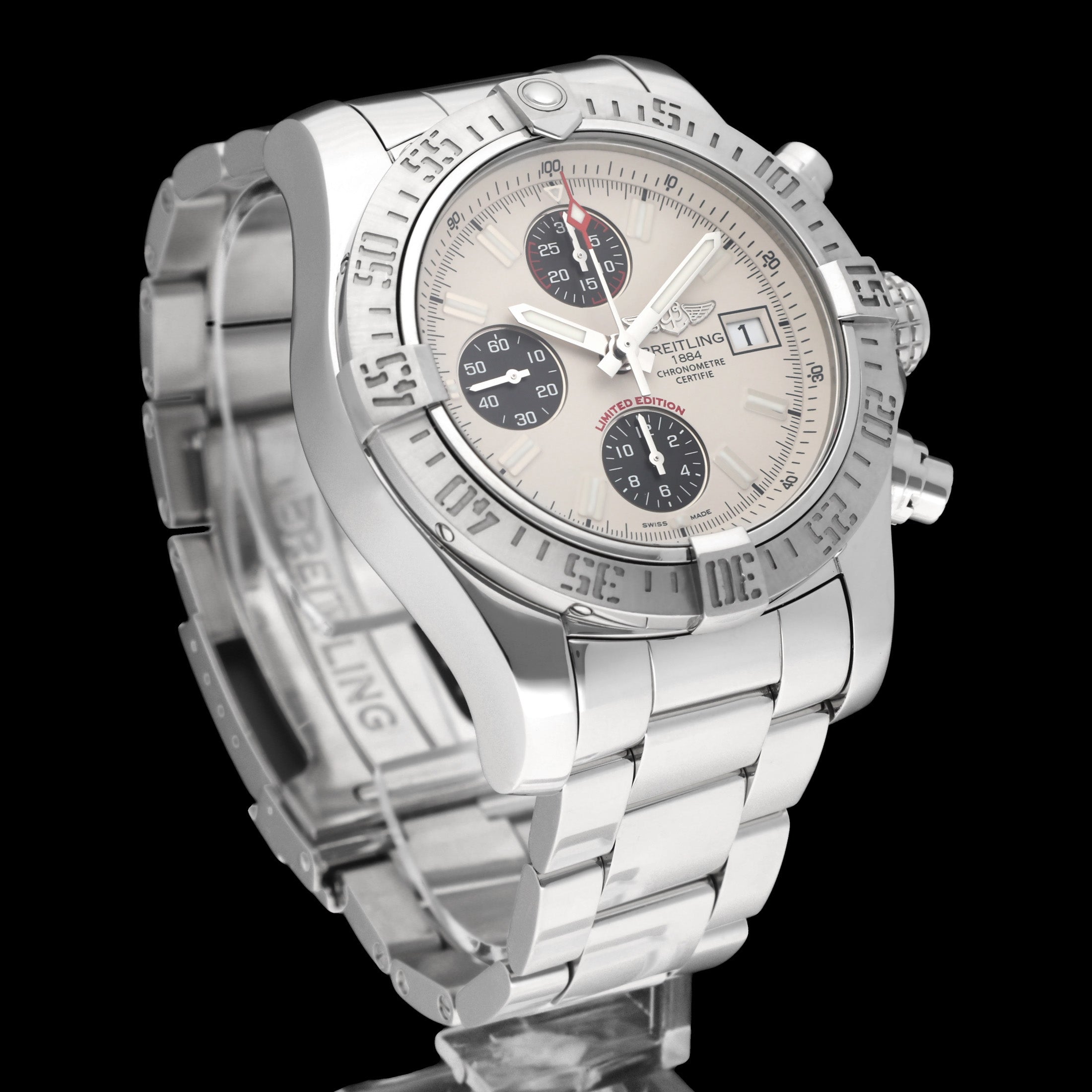 Breitling Avenger II A13381