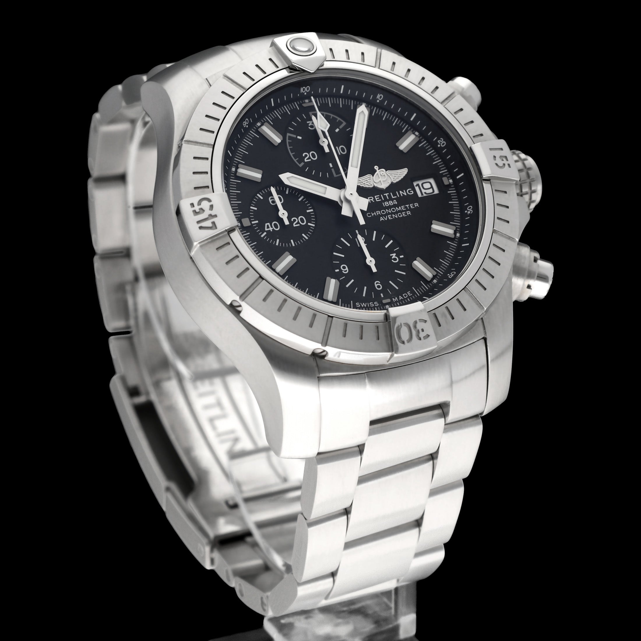 Breitling Avenger A13385
