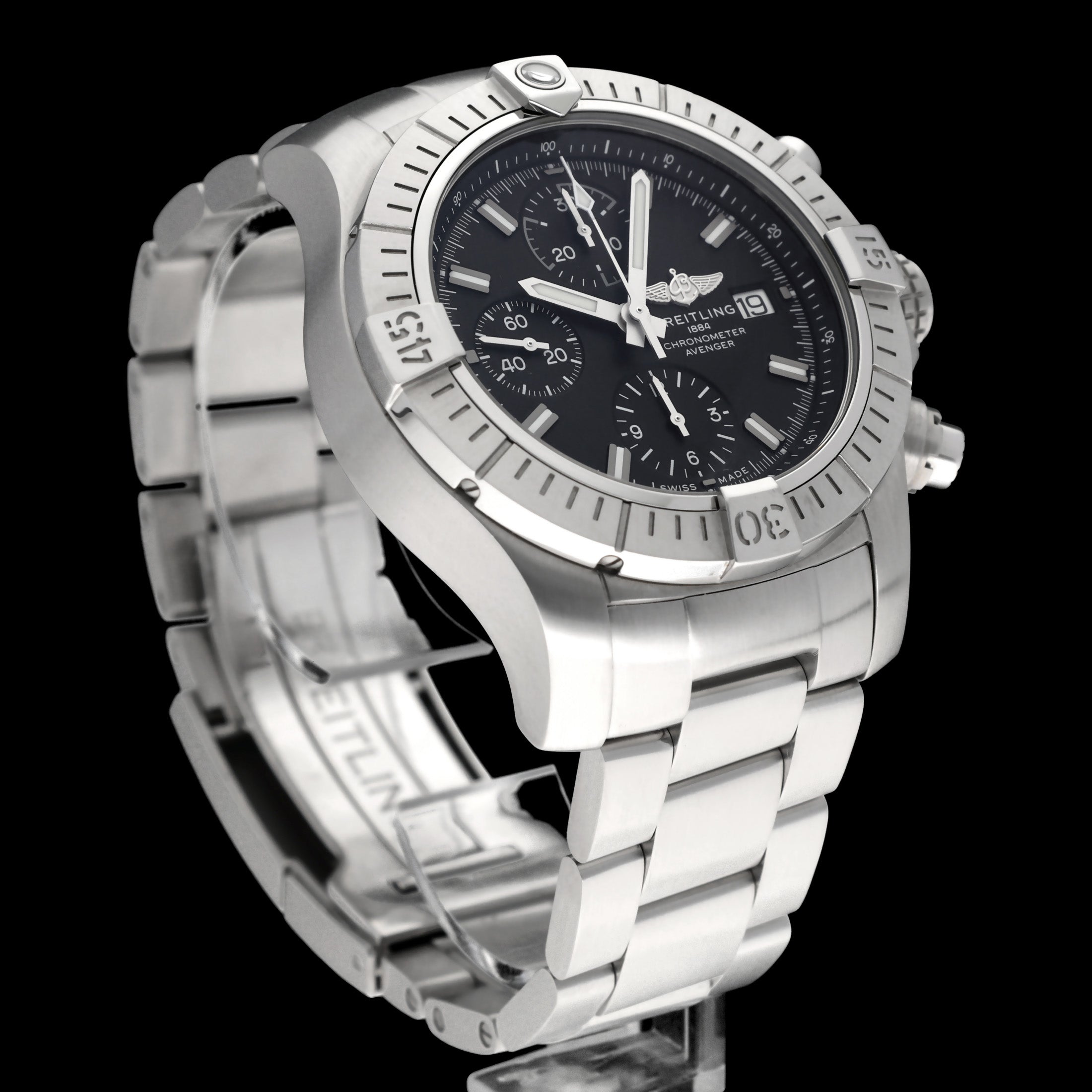 Breitling Avenger A13385