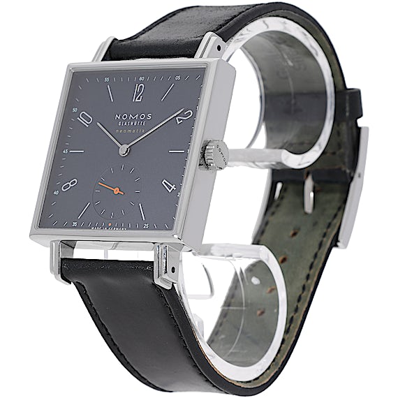 Nomos Tetra 422 Nomos Tetra 422