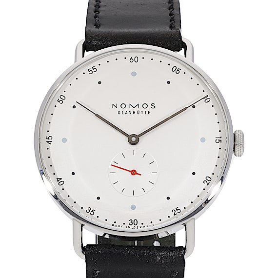 Nomos Metro 1108  Nomos Metro 1108